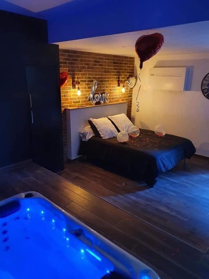 Ferriere-la-Grande Chambre Romantique Avec Spa Privatif מראה חיצוני תמונה